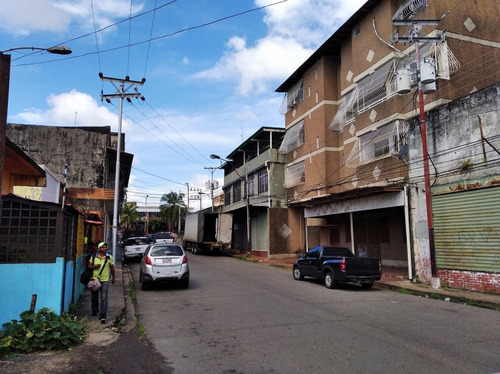Imagen 4 de 5 de Galpón En Alquiler Mercado Viejo - Calle Agropecuarias