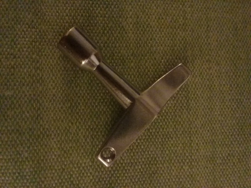 Imagen 1 de 1 de Llave De Afinar Batería