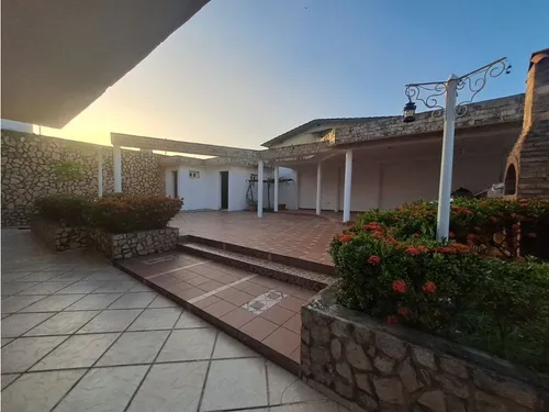Urb. La Floresta, Condominio 6