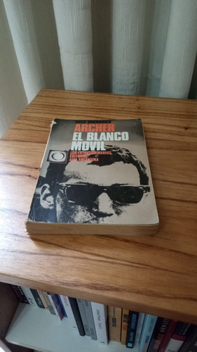 Archer El Blanco Movil - Ross Macdonald
