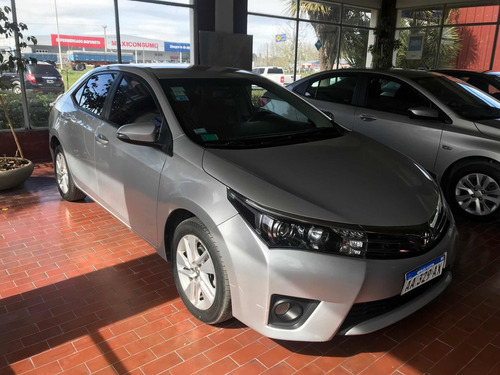 Imagen 3 de 6 de Toyota Corolla 2016 1.8 Xei Cvt Pack 140cv