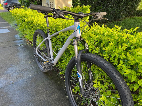 Imagen 2 de 5 de Bicicleta Specialized Pitch 27.5 2020