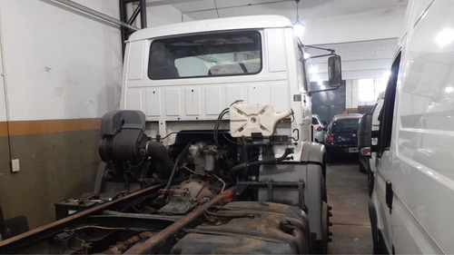 Imagen 9 de 9 de Volkswagen 13-180 / 2004