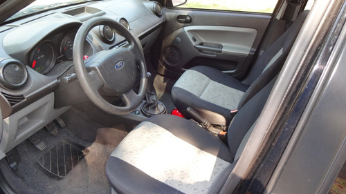 Imagem 3 de 6 de Ford Fiesta 1.0 Mpi Class Hatch 8v Flex 4p Manual 76.296 Km