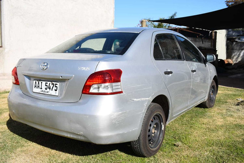 Toyota Yaris Sedan 5 P Full