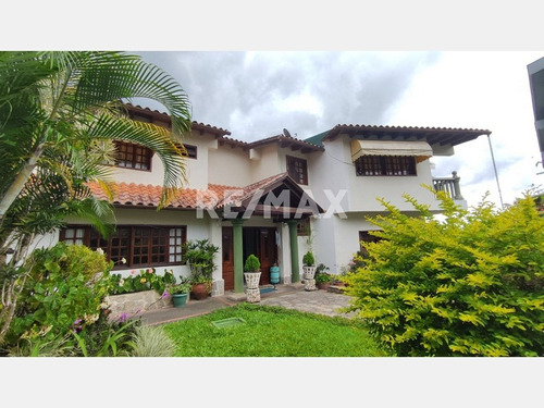 Hermosa Casa En Venta En Urbanizacion Palmarito Maracay