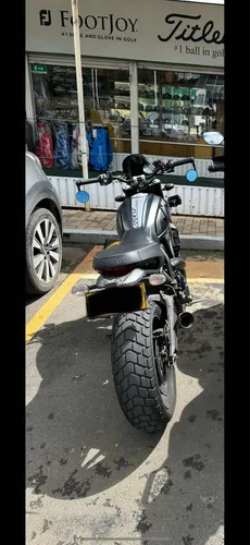 Ducati Scrambler 800 Dark - Varios Extras.