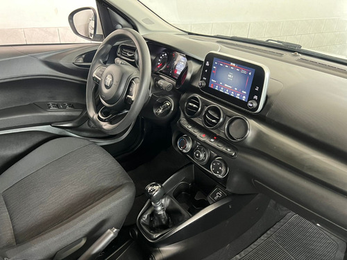 Fiat Cronos 1.3 Drive Flex 4p