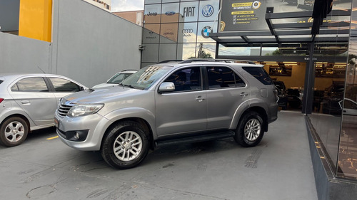 Toyota Hilux SW4 SRV D4-D 4x4 3.0 TDI Dies. Aut