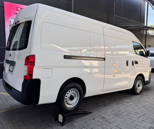Nissan Urvan 2.5 Panel Amplia Aa Mt