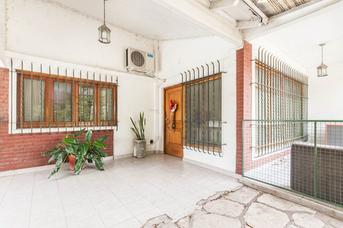 Venta Casa 5 Ambientes En Turdera S/ Lote 1000m2