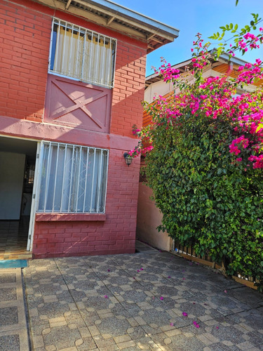 Casa Venta, 2 Pisos, 3d-1b-e. Maipú. Extenta De Contribución