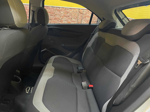 Imagen 12 de 19 de Chevrolet Onix 1.4 Lt Mt 98cv 2016