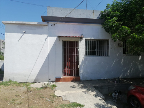 Imagen 8 de 19 de Casa En Belvedere Con Patio Y Garaje