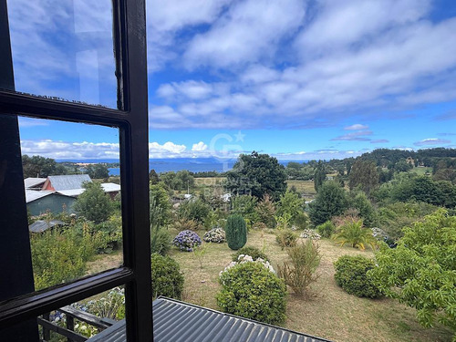 Hermosa Casa Con Vista Al Lago Ranco.