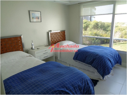 Imagen 10 de 30 de Apartamento En Brava, 3 Dormitorios *