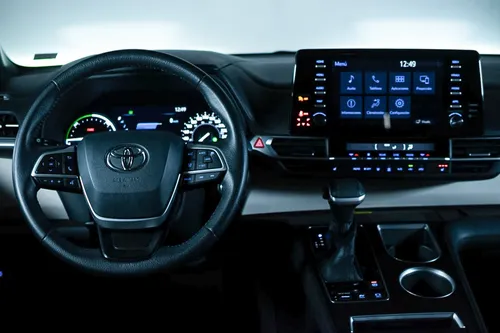 Toyota Sienna XLE Piel Híbrida