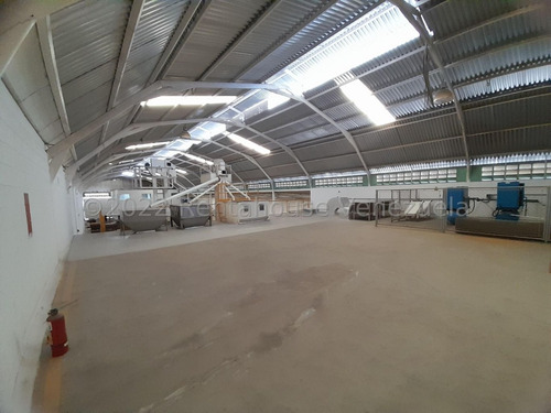 Imagen 14 de 30 de Galpón Comercial En Venta En Zona Industrial 2 Barquisimeto Lara ++23-14465 */ M.c T. N° +0-4-2-4- 5.5.6. 5.7. 5.9 *--**