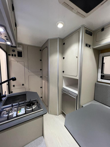 Camper Motorhome 4x4 Cabina Simple Equipado