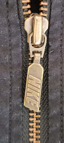 Campera Nike Dryfit Mujer Tm Vestir Con Cinto (Usado)
