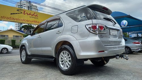 Toyota Hilux SW4 3.0 Srv 7l 4x4 Aut. 5p