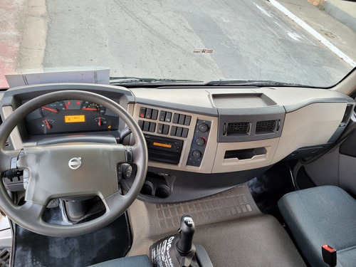 Imagem 6 de 14 de Volvo Vm 270 2013