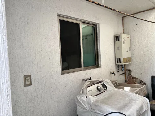 Casa Recien Remodelada, Cuenta Con Todos Los Servicios Basicos Y Cuenta Con Privacidad Al Tener Control De Acceso De Visitantes