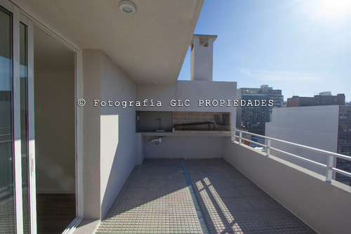 Venta De Penthouse De Dos Dormitorios En Montevideo, Cordón Con Gran Terraza Y Parrillero. 