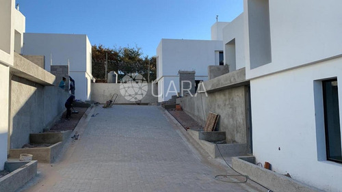 Imagen 5 de 13 de Housing Cerrado Cuesta Colorada (ref #3126)
