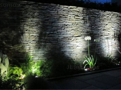 Imagen 4 de 6 de Spot Embutir Aplicar Piso Pto Intemperie Con Dicroica Led 7w