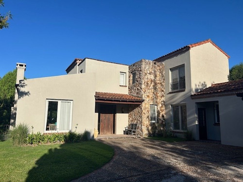 Casa  En Venta En Santa Barbara, Tigre, G.b.a. Zona Norte