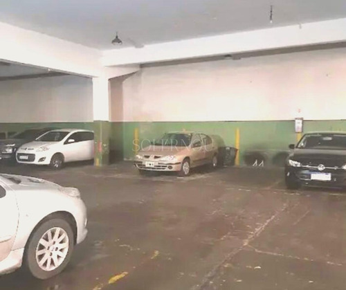 Imagen 1 de 8 de Venta Cochera Cubierta Centro Avellaneda - Oportunidad