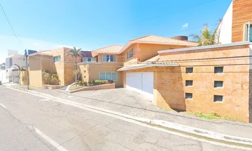 Amplia Casa En Venta En Av. Costa De Oro, Costa De Oro Veracruz, Veracruz. Cmr.