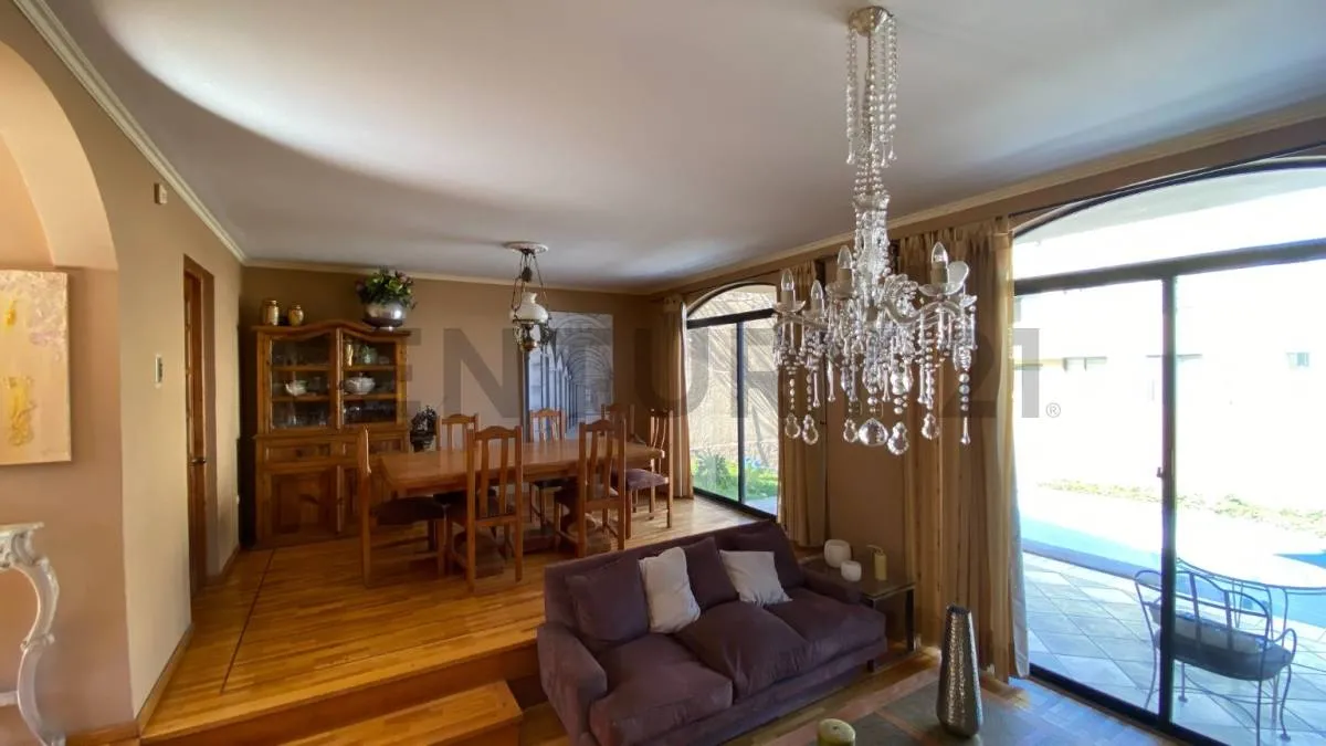 Imagen 4 de 25 de Se Vende Hermosa Casa 5d 3 B En Jardines Del Sur