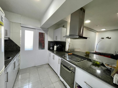 Apartamento En Venta En El Rosal Caracas