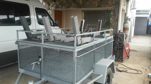 Imagen 4 de 11 de Trailer Con Tapa Y Soporte Para 5 Bicicletas