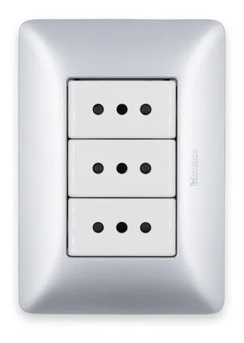 comprar Enchufe Triple 2p+t 10a 250v Blanco\u002Fplata Bticino Matix
