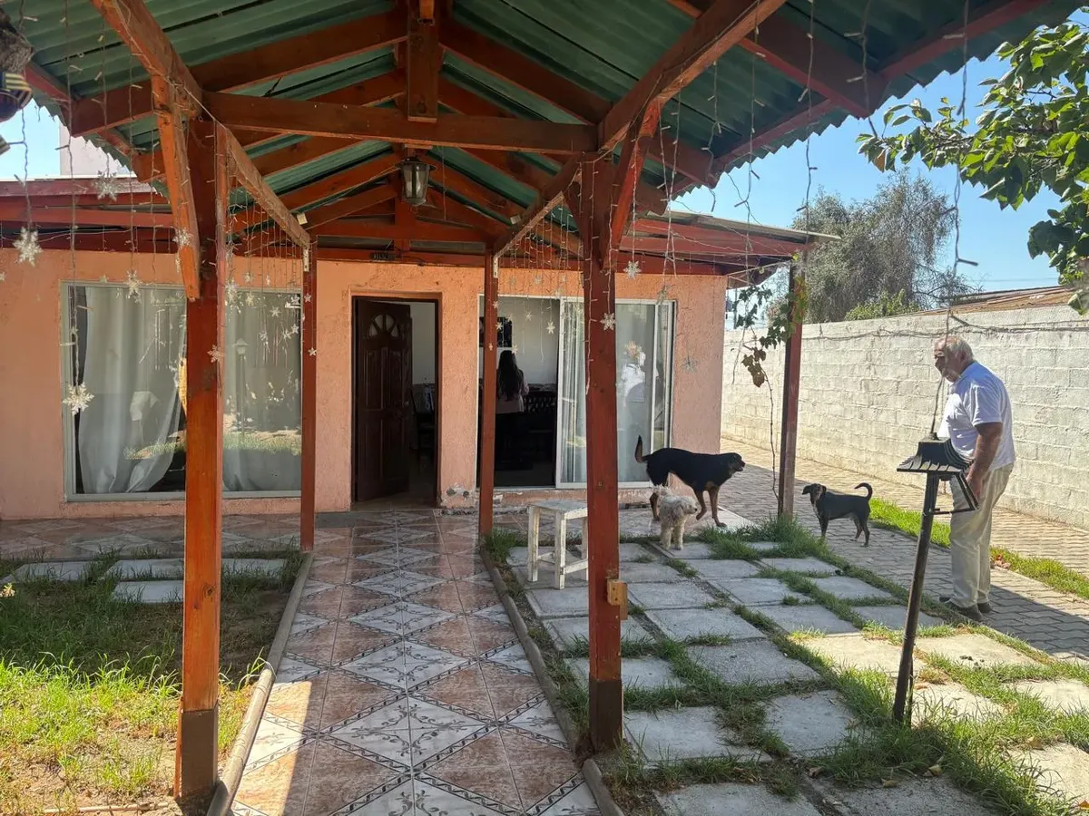 Imagen 2 de 6 de Hermosa Y Amplia Casa En Calle Uruguay | Excelente Ubicació