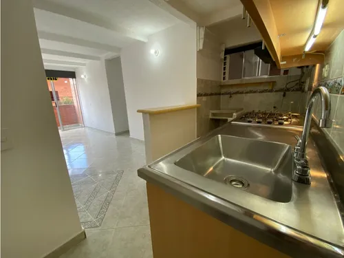Apartamento En Venta Los Colores, Medellín