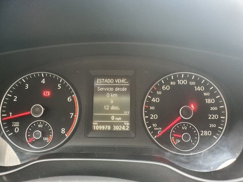 Imagen 13 de 14 de Volkswagen Vento 2012 2.5 Luxury 170cv