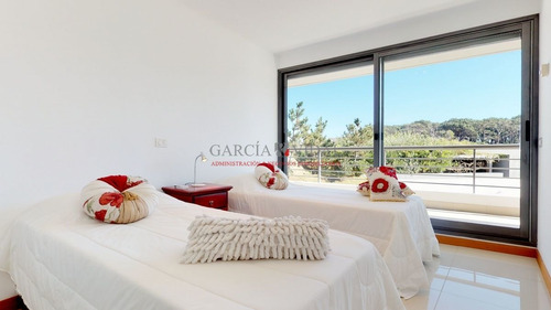Imagen 16 de 25 de Edificio Blue Bird Venta Apartamento Primera Linea 3 Suites - Punta Del Este Brava