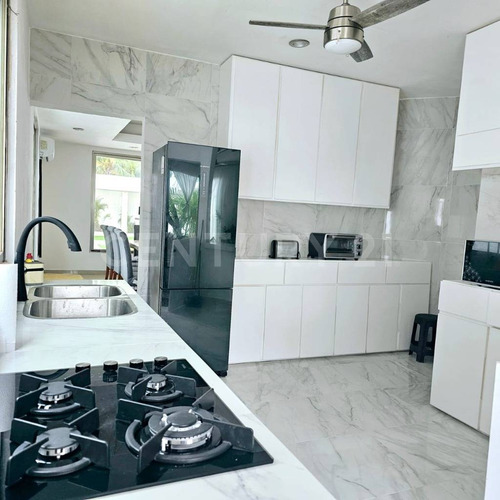 For Rent Very Spacious House And Land At Ejido Playa Del Carmen P3442