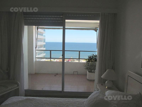 Imagen 10 de 16 de Departamento En Playa Mansa. Alquiler Temporada 2022
