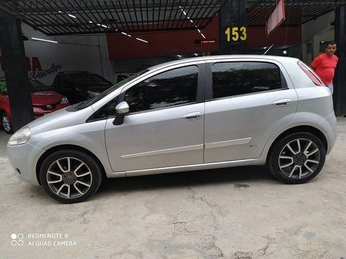 Fiat Punto 1.4 Attractive 8v Flex 4p Manual