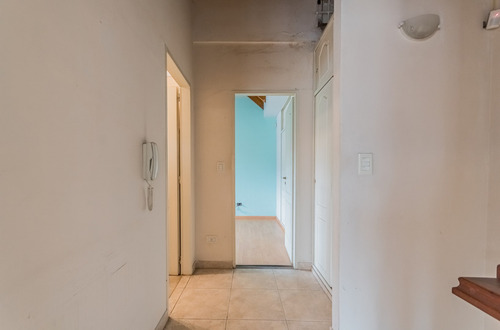 Imagen 27 de 30 de Venta De Casa Tipo Duplex De 3 Ambientes Con Cochera. En Banfield Este.