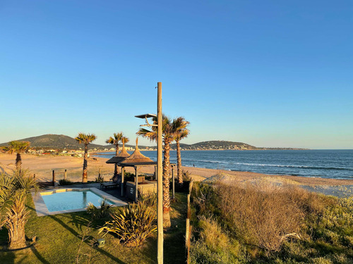 Alquilo Piriapolis Lindos Aptos De 1 Y 2 Dormitorios Sobre La Arena Rodeado De Palmeras Piscinacerrada 38 Grados Sala De Juego Un Lugar Unico Sobre La Playa En Piriapolis