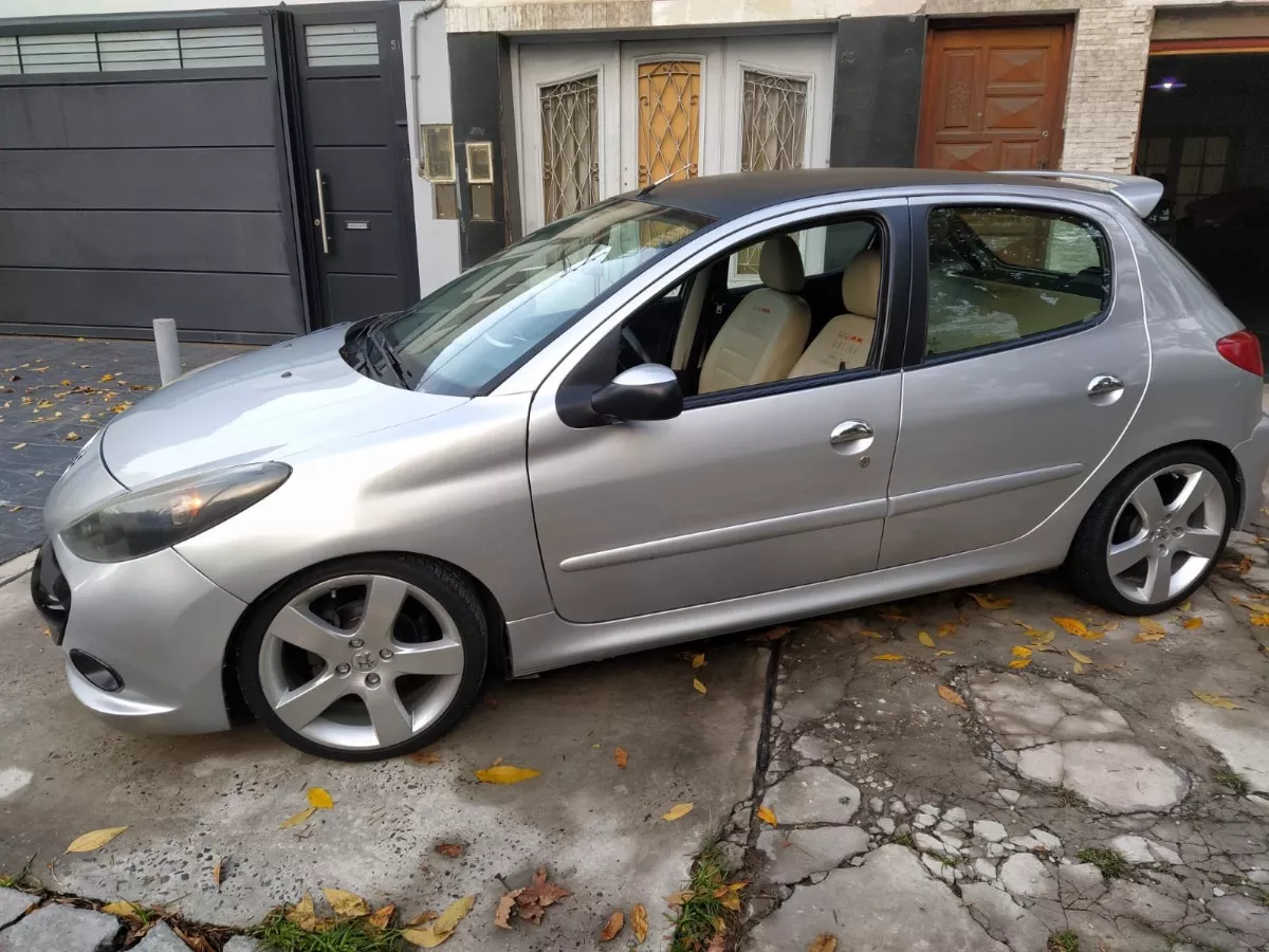 Peugeot 207 1.4 Active 75cv