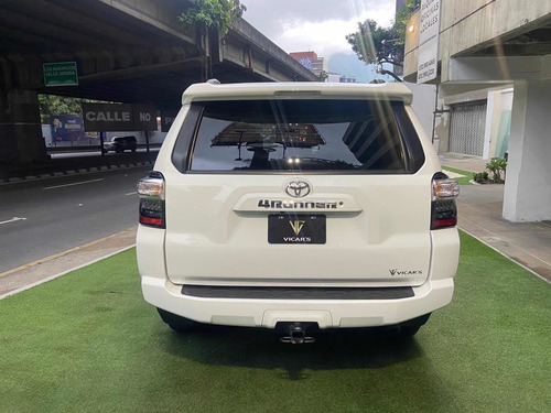 Imagen 5 de 14 de Toyota 4runner 4x2 2019