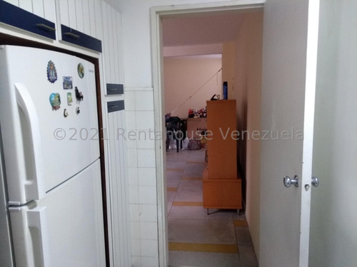 Imagen 8 de 19 de Casa En Venta En Santa Cecilia, Calle Cerrada.