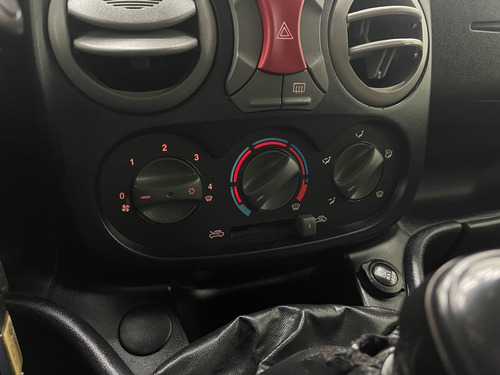Imagem 10 de 13 de Fiat Doblo Essence 1.8 Flex 16v 5p 2017/2018